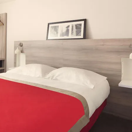 Kyriad Paris Est - Bois De Vincennes Hotel 3*