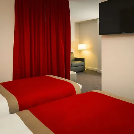 Hotel Kyriad Paris Est - Bois De Vincennes 3*