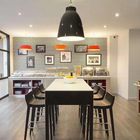 Kyriad Paris Est - Bois De Vincennes Hotel