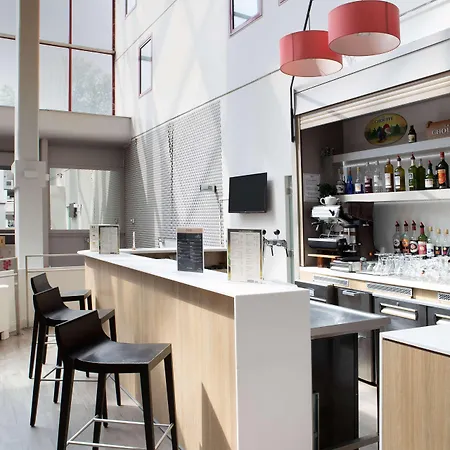 Kyriad Paris Est - Bois De Vincennes Hotel 3*